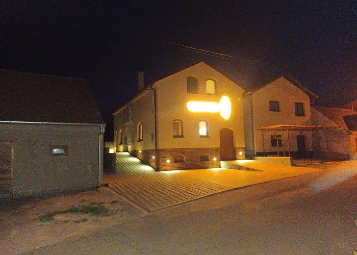 Sklep Víno Strýček Venkovský dům *